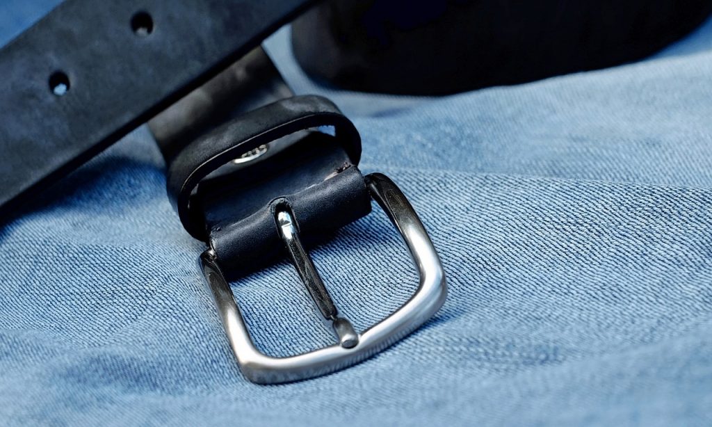 a thick black belt
