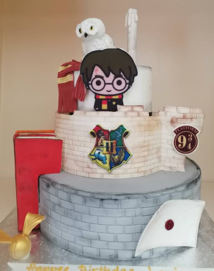 An iced cake with Harry Potter