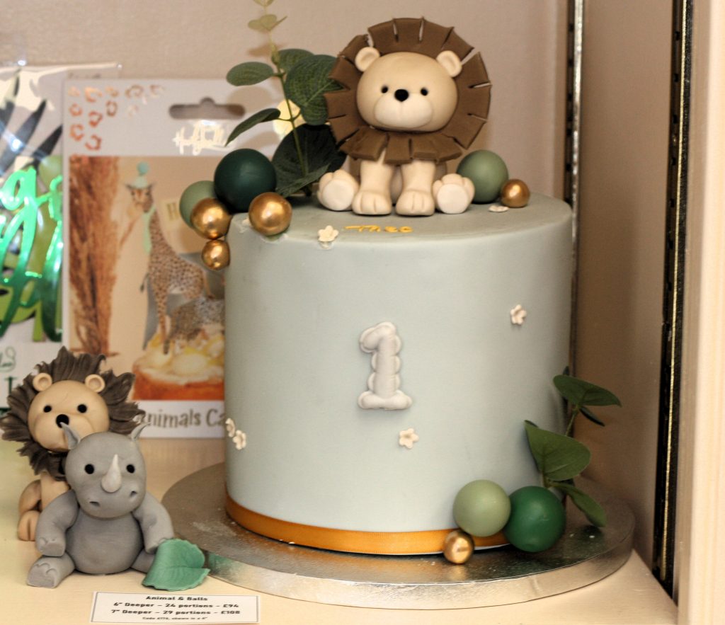 An iced cake with a lion