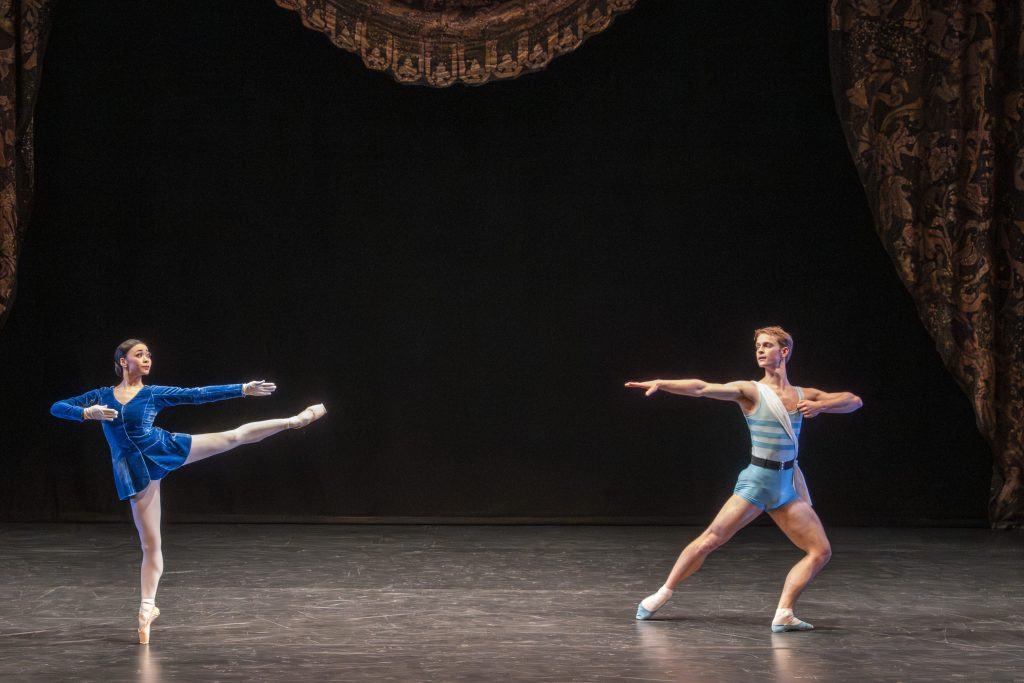 Two dancers in Ballet